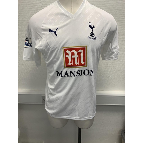 1233 - Tottenham Hotspur 2007 - 2008 Signed Match Worn Football Shirt: Home short sleeve number 6 with Prem... 