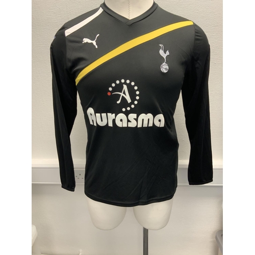 1238 - Tottenham Hotspur 2011 - 2012 Match Worn Football Shirt: Away 3rd kit long sleeve number 8 with Prem... 