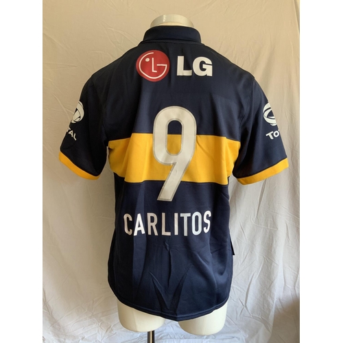 1250 - Boca Juniors Football Shirt: Home short sleeve number 9 with Total badging to arms. Given by Boca to... 