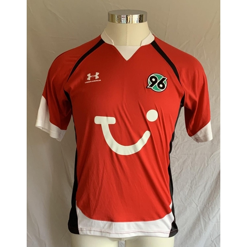 1255 - Hannover 2009 - 2010 Match Worn Football Shirt: Home short sleeve number 21 with Bundesliga badging ... 