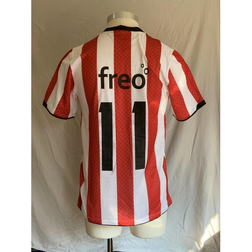 1304 - PSV 2011 - 2012 Match Worn Football Shirt: Home short sleeve number 11 with no badging to arms. Worn... 