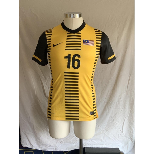 1314 - Malaysia X1 2012 Match Worn Football Shirt: Home short sleeve number 16 with no badging to arms. Wor... 