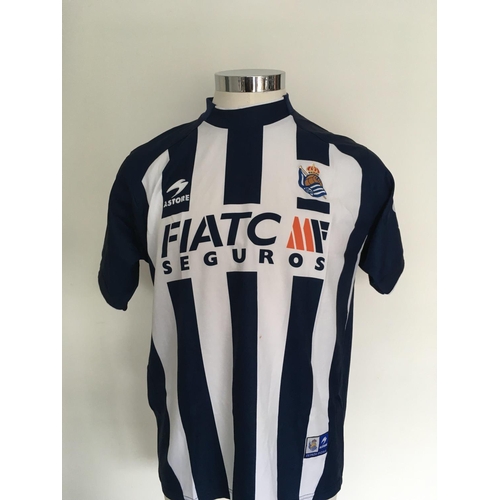 1353 - Real Sociedad 2006 Match Worn Football Shirt: Home short sleeve number 5 with no badging to arms. Wo... 