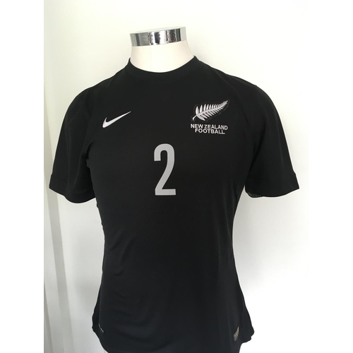 1362 - New Zealand 2004 - 2006 Match Issued Football Shirt: Away short sleeve number 2 with no badging to a... 