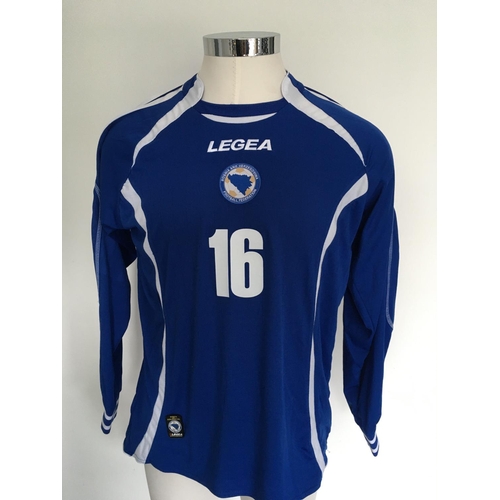 1363 - Bosnia 2009 Match Worn Football Shirt: Home long sleeve number 16 with 2010 World Cup Qualifiers bad... 