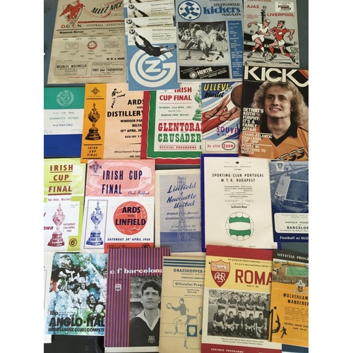 192 - Foreign Football Programmes: Some nice items all played abroad with many British away teams. Majorit... 