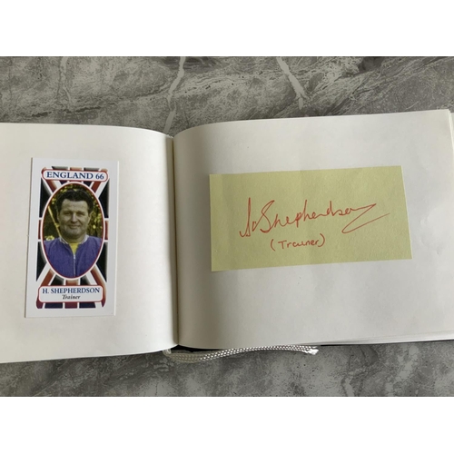 243 - England 1966 World Cup Autograph Book: Must view with a lot of time and money put into this book. Lo... 