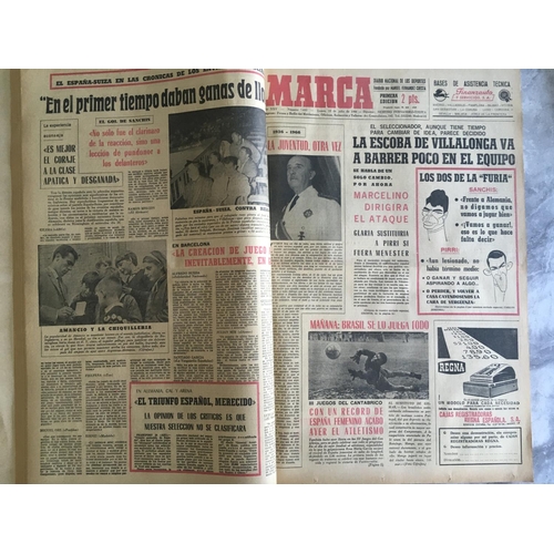 255 - 1966 Whole Tournament Complete Spanish Newspapers: Marca full 19 newspapers from opening ceremony on... 