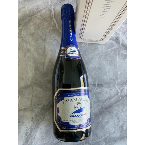 520A - France 1998 Football World Cup Boxed Champagne: Boxed unopened 75cl bottle of Champagne.