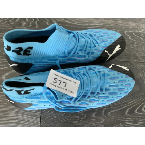 577 - Seb Haller West Ham signed Match Issued Football Boots: Puma Future boots both signed by Sebastien H... 