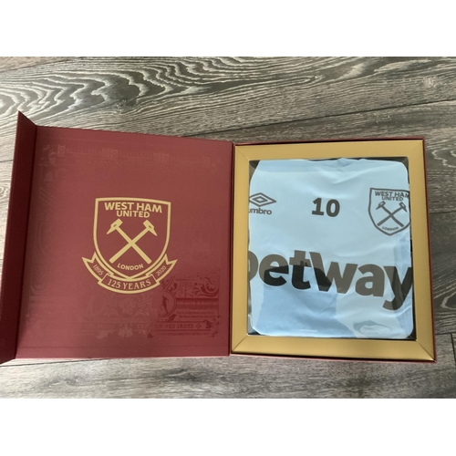 578 - Lanzini West Ham Player Issue Training Top: In official West Ham presentation box with individual se... 