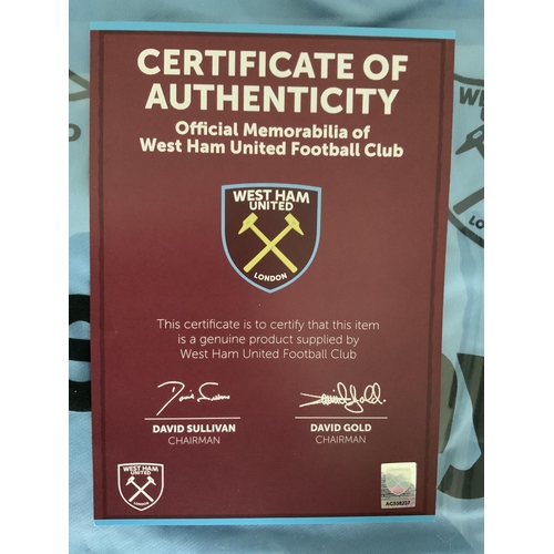 578 - Lanzini West Ham Player Issue Training Top: In official West Ham presentation box with individual se... 