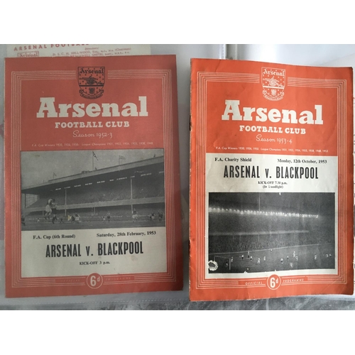 714 - Arsenal Football Programmes: All homes except for 42/43 Reading away unwritten single sheet. 38/39 P... 