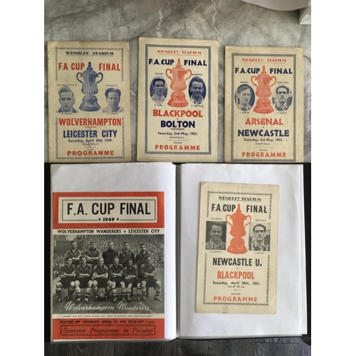 746 - FA Cup Final Pirate Football Programme Collection: Not to be missed with some rare finds. Includes 1... 