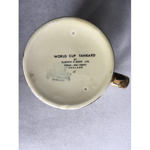 79 - 1966 World Cup Willie Ceramic Large Tankard: High quality original tankard with gold rim still unusu... 