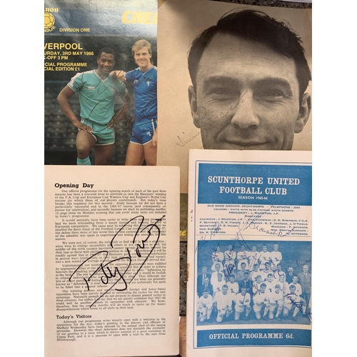 816 - Signed Football Memorabilia: Includes many fdcs, West Brom late 60s, cards, programmes including Bil... 