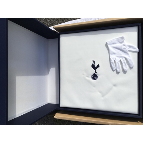 845 - Tottenham Legends Edition Opus Football Book: The most incredible book weighing in at 37 kilos. 850 ... 