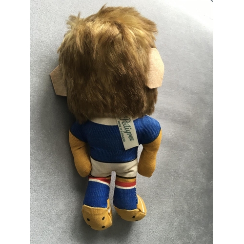 86 - 1966 World Cup Willie Lion England Mascot Toy: Nine inch high in Union Jack kit with socks. Long man... 