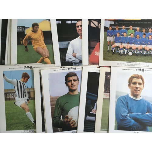 867 - Typhoo Tea Large Football Cards: Mainly very good condition with light duplication. Includes Moore H... 