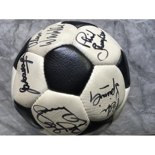 940A - 73/74 Liverpool Signed Football: Bill Shankleys last year in charge. Black and white ball is signed ... 