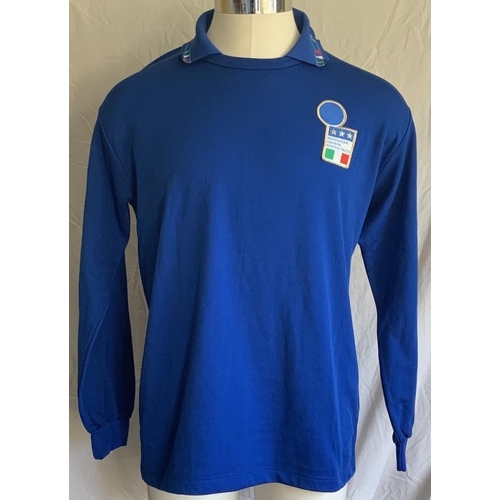 988 - Vialli 1991 Italy Match Worn Football Shirt: Blue long sleeve Diadora shirt with number 9 to rear. W... 