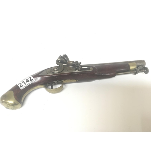 2142 - A nice original flintlock Early 19th century pistol with brass trigger Guard brass end stop the acti... 