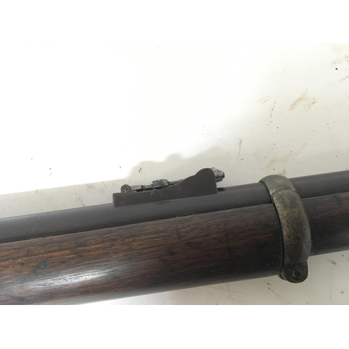 2186 - A British service 1842 pattern percussion musket rifle the action with crown and Tower the barrel wi... 