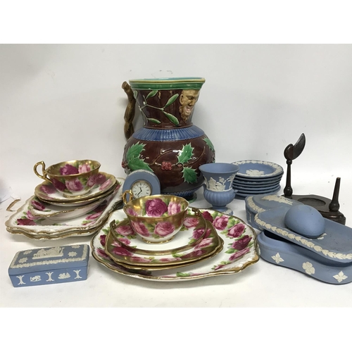 1000 - Wedgwood table set, Royal Albert plates & cups and a Minton jug.