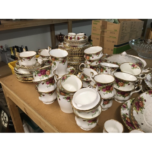 801 - Royal Albert Old Country Roses ceramic dinnerware including plates, teacups, egg cups and saucers. M... 