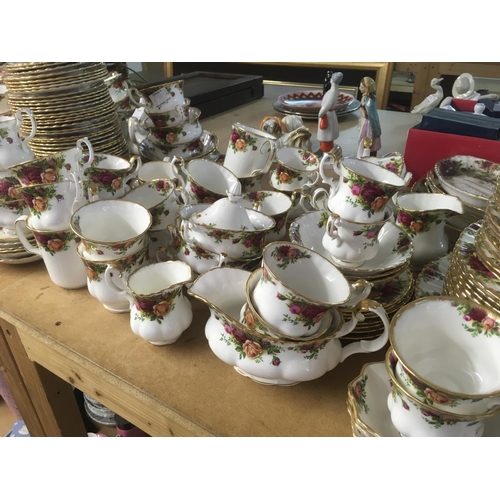 804 - Royal Albert Old Country Roses ceramic dinnerware including plates, teacups, egg cups and saucers. M... 