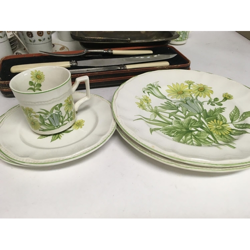 915 - A Kensington Butterfield tea and dinner set, one other tea set and other plate oddments.