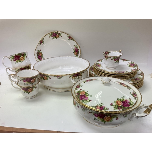 1185 - Large collection of Royal Albert old country rose including plates, cups, tea pots