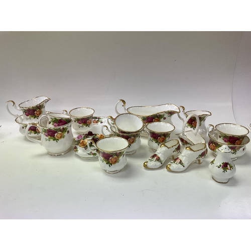 1185 - Large collection of Royal Albert old country rose including plates, cups, tea pots