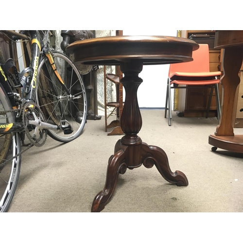 1507 - Mahogany reproduction Victorian style occasional table