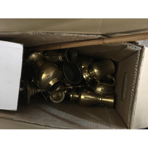 2387 - Box of brassware