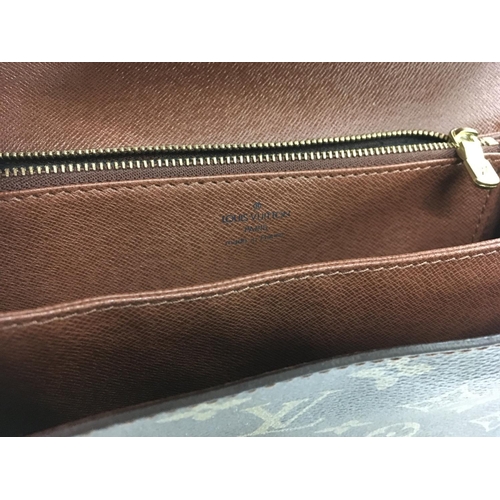 804 - Louis Vuitton Friedland Dauphine Raspail Sac Shoulder bag 25cm wide 22cm high. Overall good conditio... 
