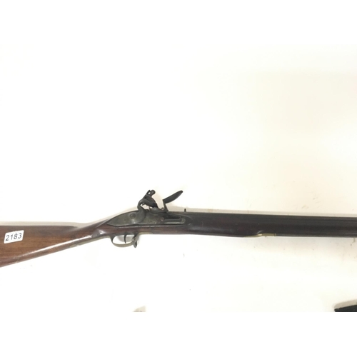 1619 - A George lll service flintlock musket rifle the action with crown marks barrel with further marks br... 