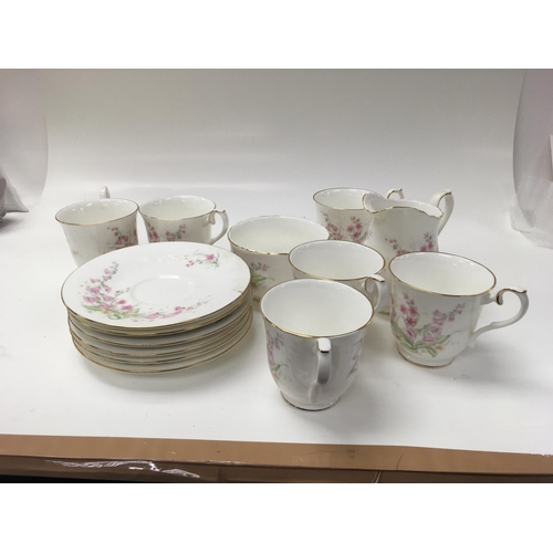 143 - No Reserve - Royal Albert For all seasons parkland teaset