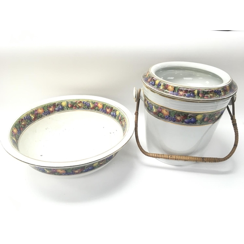 187 - A winton ware bathroom set.