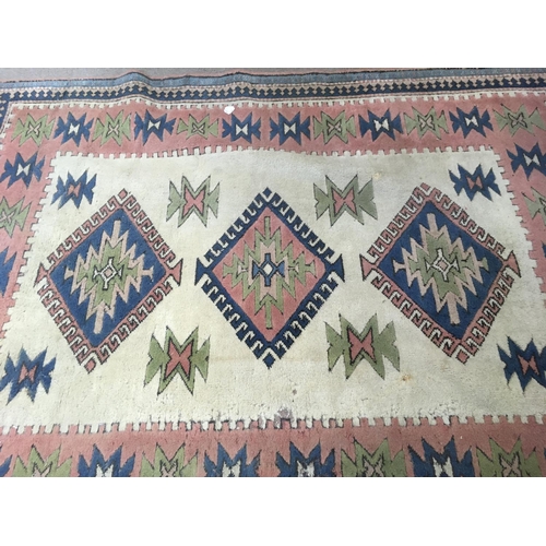 277 - A hand-knotted rug 8x6ft NO RESERVE