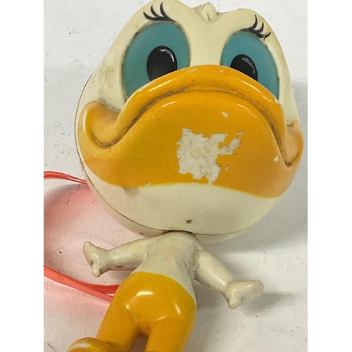 309 - No Reserve - Vintage Talking Daisy Duck toy Disney (1971)