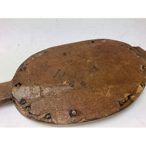 419 - A World War One trench craft carved wood mirror and a carved oak box with badge of the Highland ligh... 