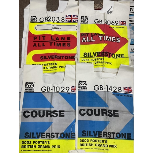 479 - No Reserve - An extensive collection of Formula 1 incident and course Marshall tabards. 1996, 1998, ... 