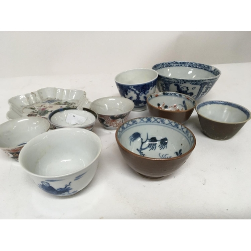 7 - A collection of Chinese export 18th century and later porcelain tea bowls and other small bowls some... 