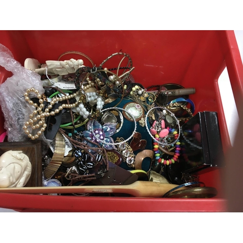 760 - A box of mixed costume jewellery