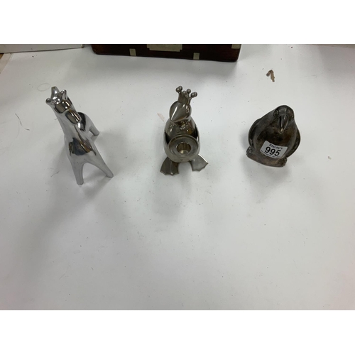 995 - Dansk cast aluminium figures.