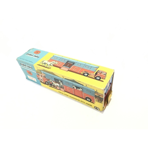 28 - A Boxed Corgi Circus Horse Transporter With Horses. #1130. Box is worn.