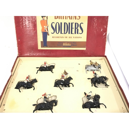 365 - A Boxed Pre War Britains Sovereigns Standard With Trumpeter and Escort #2067.