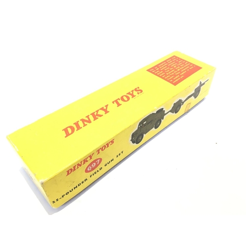 42 - A Boxed Dinky 25-Pounder Field Gun Set #697.