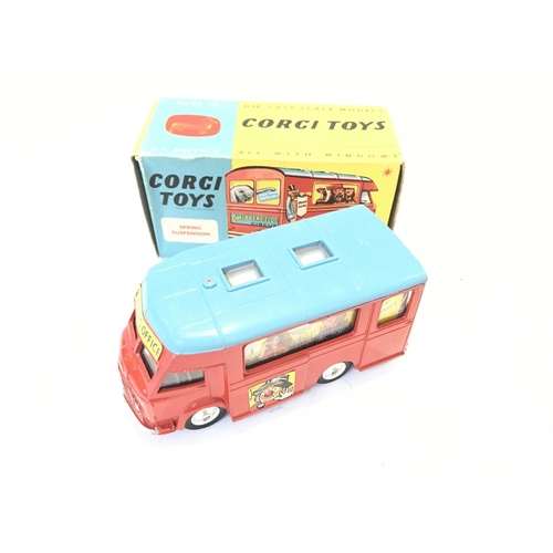 44 - A Boxed Corgi Chipperfeilds Circus Mobile Booking Office. #426.